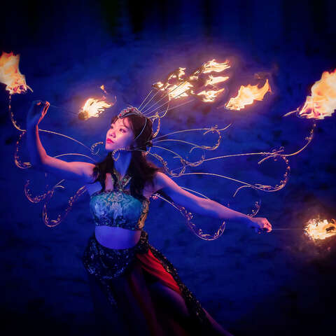 街藝派對-花火舞姬林捲兒結合多種風格無限的火舞表演