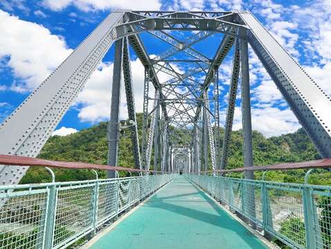 花梁钢桥上跨桥体现况-近九号隧道侧