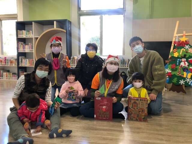 中市图-圣诞祝福-系列活动结合说故事-音乐会和市集等内容丰富