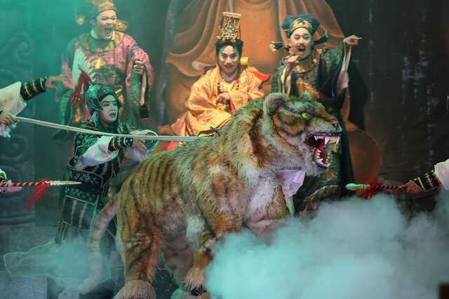 乘愿再来-是明华园戏剧总团的大型剧作