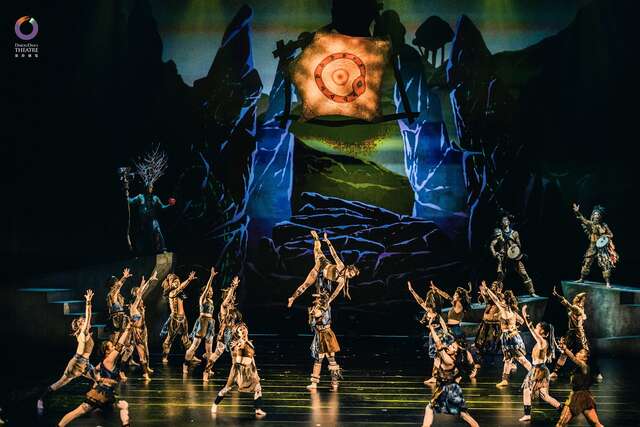 舞铃剧场舞者肢体充满韵律美感