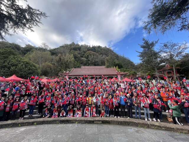 迎接2024年元旦-全國最高海拔升旗典禮在梨山