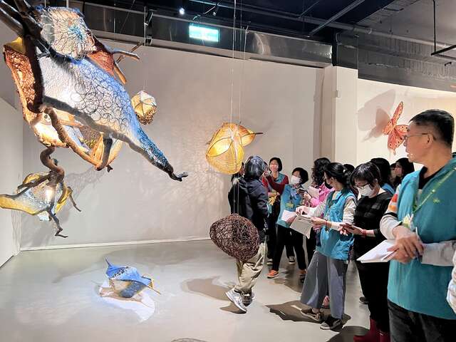 引路-光之纖維展-作品有多元材質和技法表現