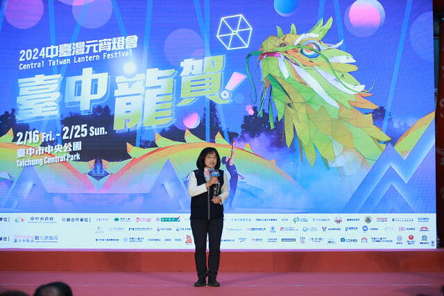 今-22-日在台灣大道市政大樓舉辦記者會-由觀旅局陳局長美秀隆重介紹燈會精彩內容_0