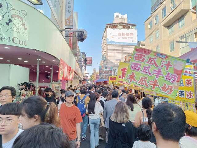 祥龙一中-走春市集活动展开-热闹滚滚_0