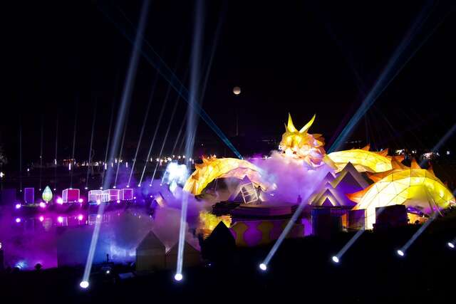 全台首创水上剧场主灯