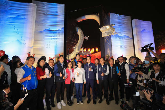 龍之異次元-燈區合影