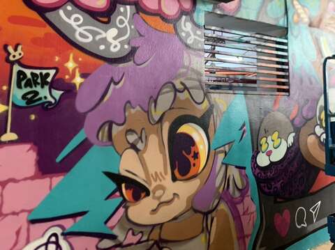 草悟广场b1通道现场涂鸦照片