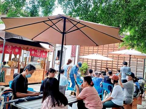 一德洋楼吸引许多民众造访_0