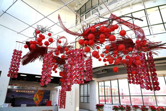 台中市纤维工艺博物馆邀请享誉国际的花艺设计师卢大卫创作-盛境迎春-装置作品_0