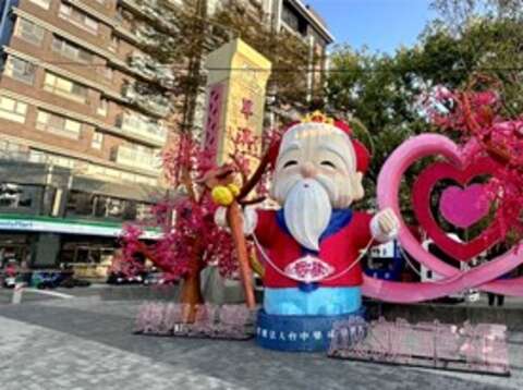 民眾可陸續看到以新面貌登場的燈組-圖攝於東光綠園道-_0