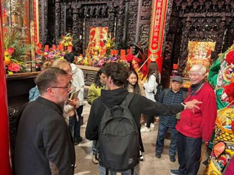 访团听闻台湾遶境文化