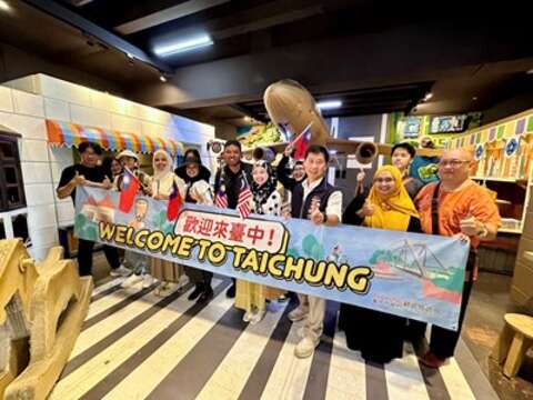 热烈欢迎马来西亚穆斯林网红莅临台中1_0