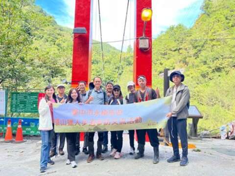 环山猎人步道登山口四季兰溪吊桥