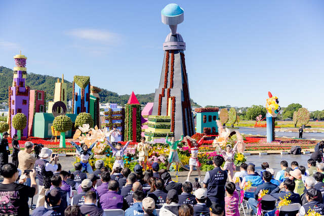 台中国际花毯节热闹登场