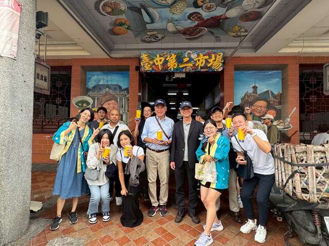 第二市场品嚐传统小吃