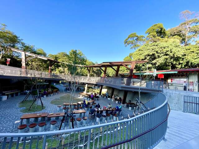 步道终点观音亭备有完善休憩空间