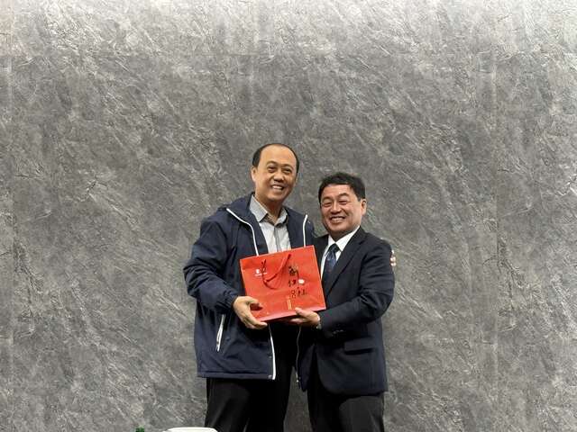 3观光旅游局欢迎富士河口湖町外川满议员莅临本市参访