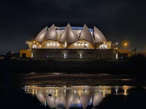 大安港媽祖文化園區夜間點燈氛圍幽靜迷人