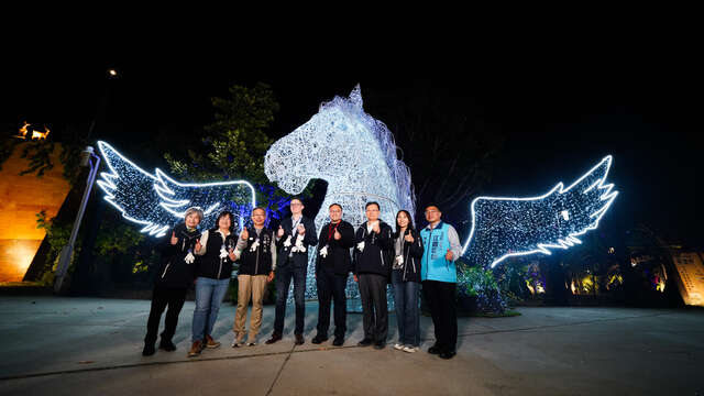 建設局驚蟄界展區入口馬首引領