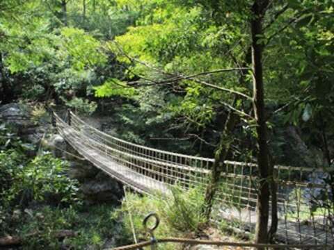 环山猎人登山步道-绳索桥