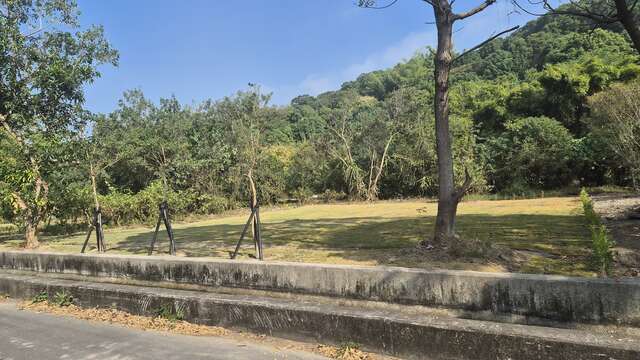 乌日知高圳步道 周边道路环境