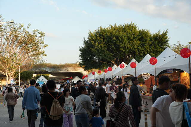 揪马吉16点开市就可以逛