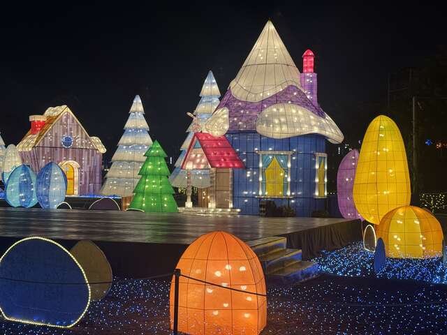 宛如欧洲童话小镇的雪白小屋