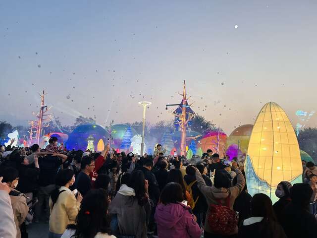 中台湾灯会主灯秀带给大小朋友欢乐与感动