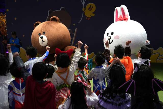 麗寶樂園渡假區推出歡樂鎮民日與變裝遊行活動