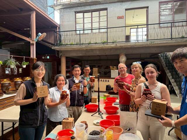 德国访团至云林丸庄酱油观光工厂参观