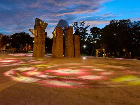 今夏星光照耀雕塑廣場