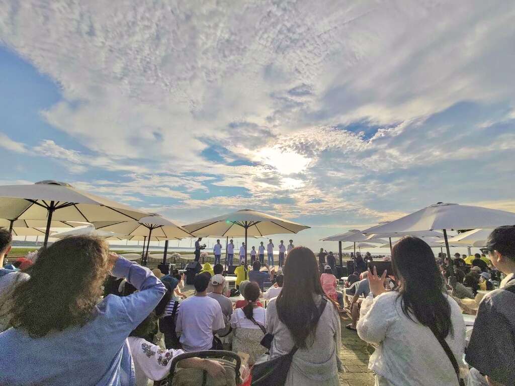 现场民众热情参与