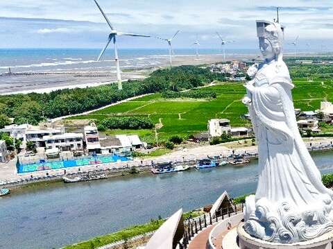 登高与妈祖一同远眺海线美景