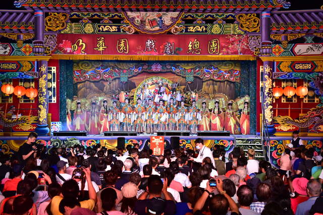 10月3日明华园大戏-蓬莱大仙带领游客体验文化与艺术