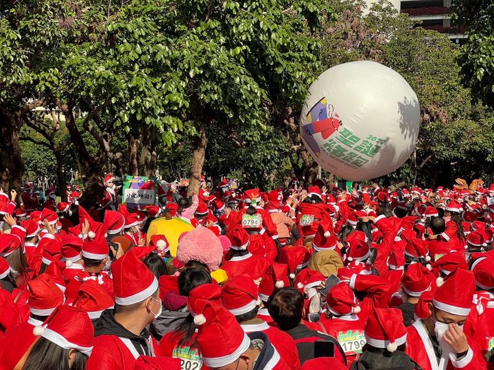 \奔向欢乐的 #圣诞烙跑日 ,你来了吗?/