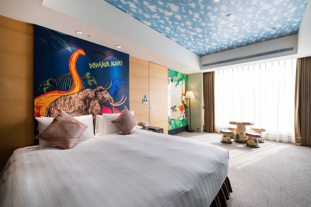 \今年春节到台中住一晚!低碳旅馆陪你畅游山海屯城📢加码享两人同行温泉之旅♨️/