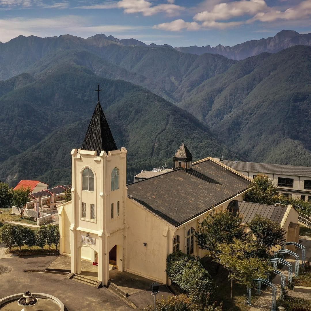 平安夜晚的喜悦,到 #台中特色教堂 与圣诞节的祝福不期而遇!