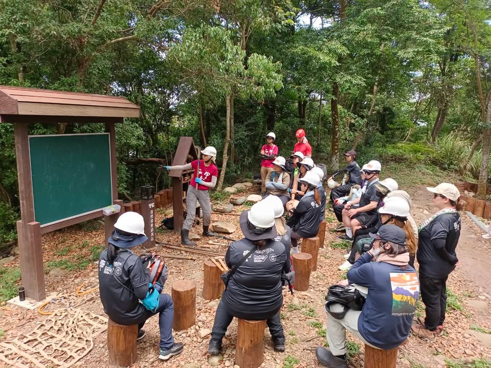 🌳观旅局持续推广友善登山环境,维护步道自然生态,常年与千里步道协会配合以手作步道工法,维护大坑5-1号步道。