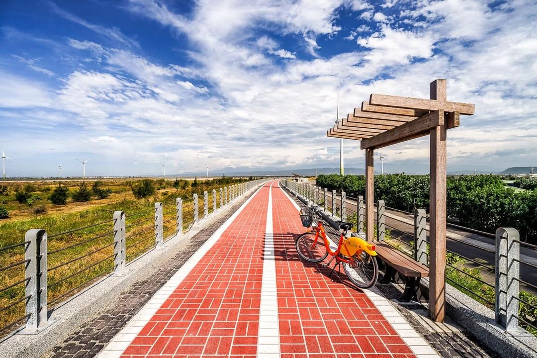 ＼ 騎上鐵馬一起看海去🚴台中親子沿海一日遊🏖️／