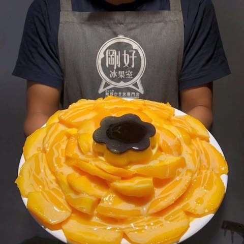 \ 芒果派对时间!台中夏日限定甜品推荐💛 /