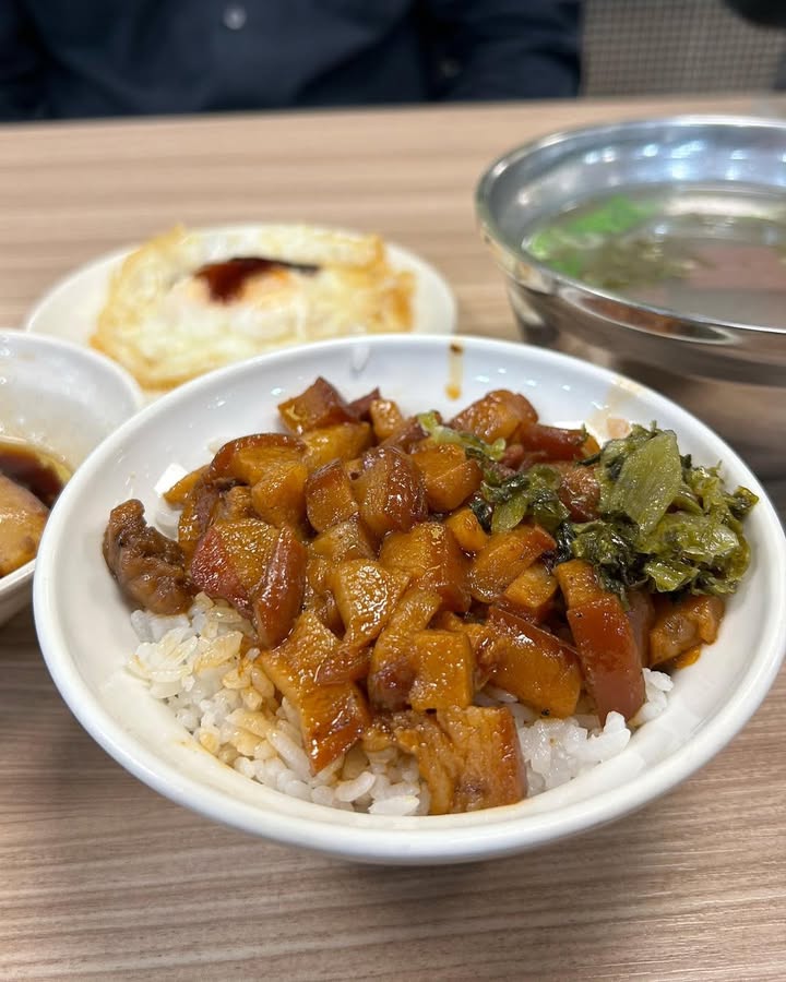 \卤肉饭控集合🍚台中米其林必比登推荐超人气卤肉饭 /