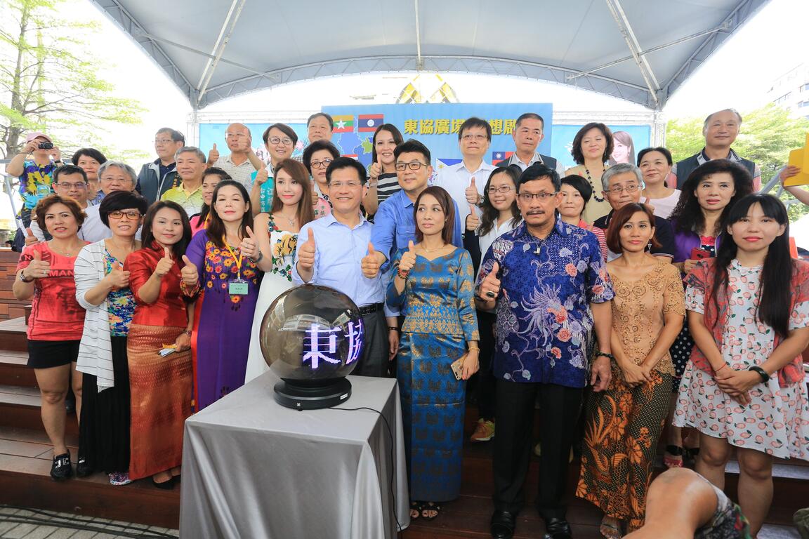 中市東協廣場啟用 林市長：新移民不只是過客