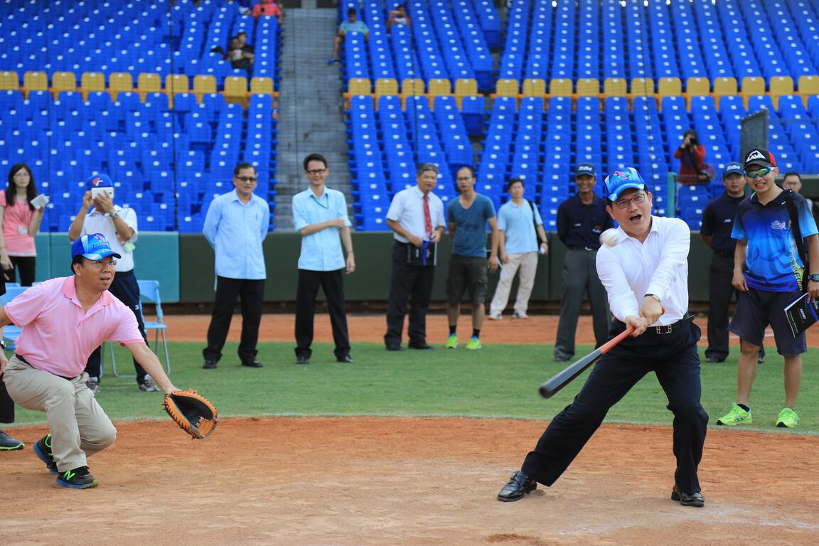 金龙盃全国青棒菁英赛台中开打 -市长挥棒