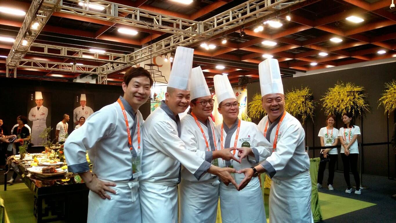 主廚力推花博套餐 -廚師合影