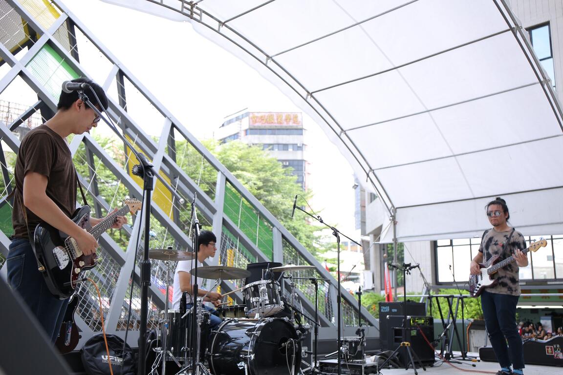 搖滾台中「綠空慢慢走」搖滾樂團