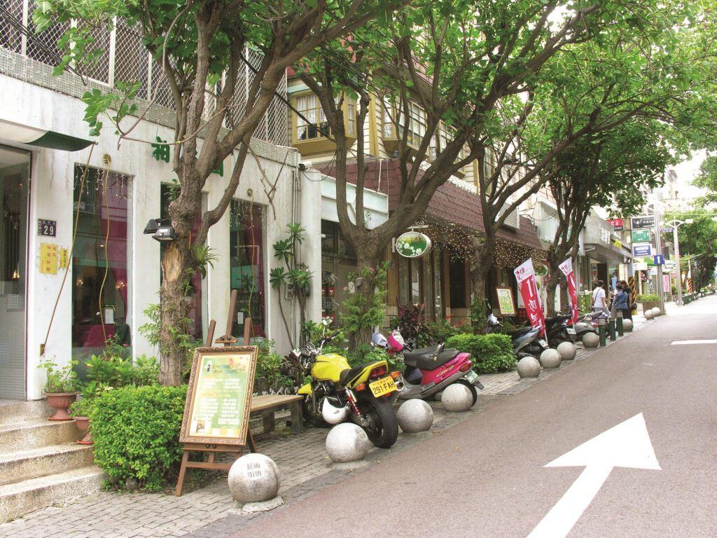 Tung Hai Arts Street